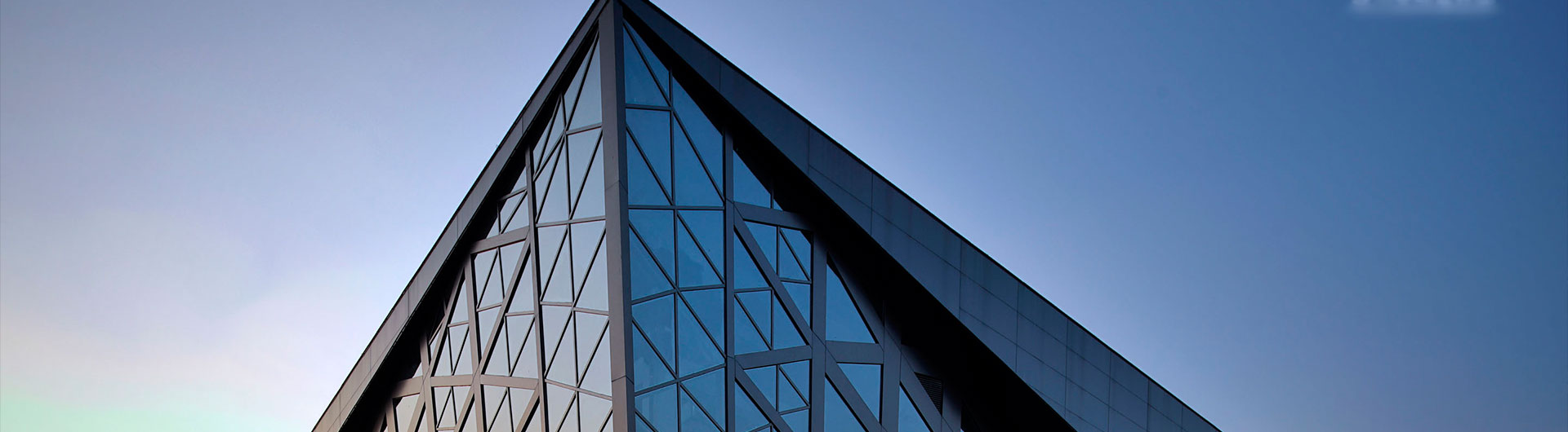 中航高科收盘跌落172%翻滚市盈率3028倍总市值35105亿元